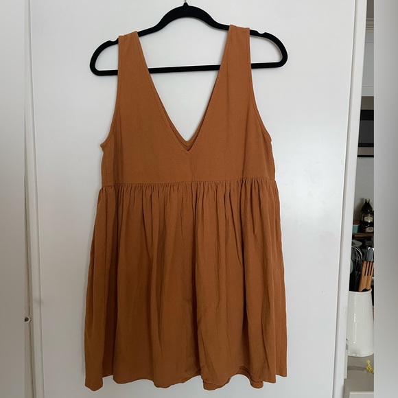 Carly Jean Midi Dress - Picture 2 of 4